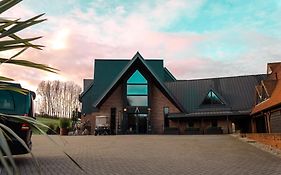Cave Hotel & Golf Resort  4*